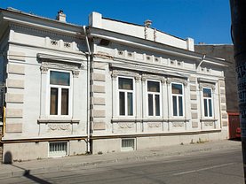 Casa de închiriat 10 camere, în Craiova, zona Central