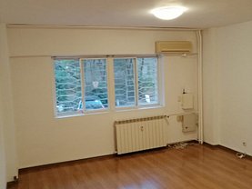 Apartament de închiriat 3 camere, în Bucureşti, zona Unirii