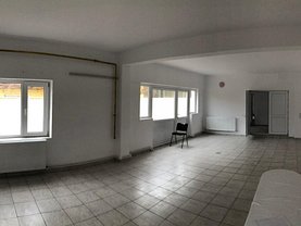 Casa de închiriat 7 camere, în Constanţa, zona Trocadero