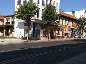 Vânzare spaţiu comercial