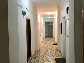 Apartament de închiriat 3 camere, în Bucuresti, zona Universitate