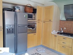 Casa de închiriat 5 camere, în Bucuresti, zona Decebal