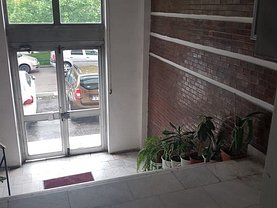 Apartament de vânzare 3 camere, în Bucuresti, zona Nerva Traian