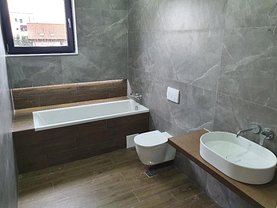 Casa de vânzare 6 camere, în Otopeni, zona Central