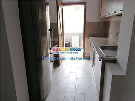 Apartament de vânzare 3 camere în Targoviste, Micro 12