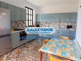 Casa de vânzare sau de închiriat 6 camere, în Ernei, zona Central