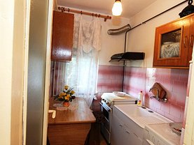 Apartament de vânzare 3 camere, în Galati, zona Micro 19