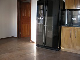 Casa de închiriat 6 camere, în Galaţi, zona Bd. Coşbuc