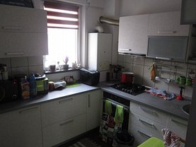 Apartament de vânzare 3 camere, în Popeşti-Leordeni, zona Central