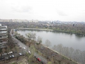Apartament de vânzare 3 camere, în Bucureşti, zona Colentina