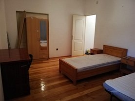 Apartament de vânzare 4 camere, în Bucureşti, zona Universitate