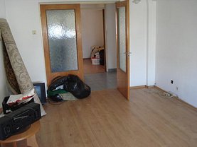 Apartament de vânzare 4 camere, în Bucureşti, zona Berceni