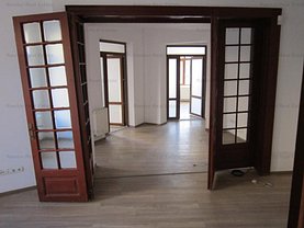 Casa de vânzare sau de închiriat 12 camere, în Bucureşti, zona Foişorul de Foc