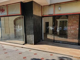 Vânzare spaţiu comercial