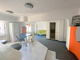 Apartament de vânzare 3 camere, în Bucureşti, zona Calea Călăraşilor