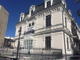 Casa de vânzare sau de închiriat 15 camere, în Bucureşti, zona Universitate