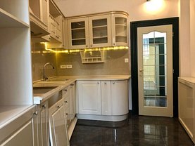 Casa de vânzare 10 camere, în Bucuresti, zona Matei Voievod