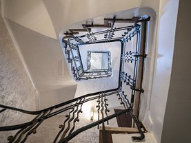 Casa 13 camere în Bucuresti, Primaverii