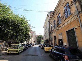 Vânzare spaţiu comercial
