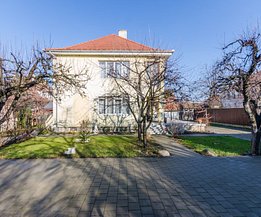 Casa de închiriat 5 camere, în Sibiu, zona Sub Arini