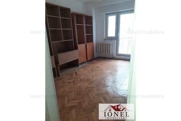 Apartament 3 camere nemobilat de inchiriat in Alba Iulia, Cetate - M-uri  - imaginea 0 + 1