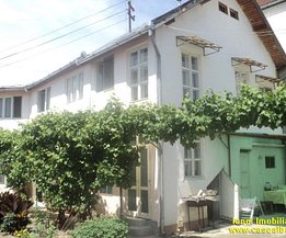 Casa de vânzare 8 camere, în Alba Iulia, zona Central