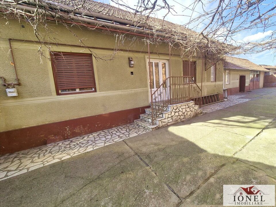 Vanzare casa in Sard 1800 mp teren