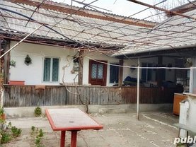 Casa de vânzare 3 camere, în Lipia