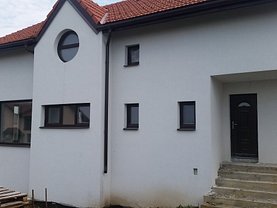Casa de vânzare 5 camere, în Dezmir