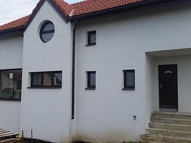 Casa de vânzare 4 camere, în Dezmir