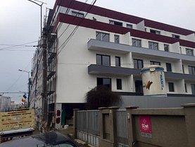 Închiriere spaţiu comercial