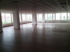 Vânzare spaţiu comercial