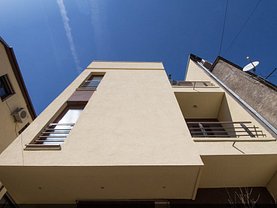 Casa de vânzare 7 camere, în Bucureşti, zona Dacia