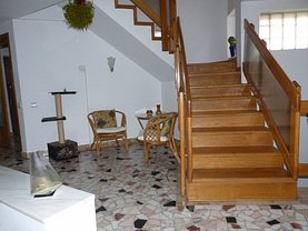 Casa de închiriat 10 camere, în Bucuresti, zona 1 Mai