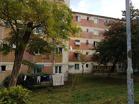 Apartament de vânzare 3 camere în Ramnicu Valcea, Petrisor