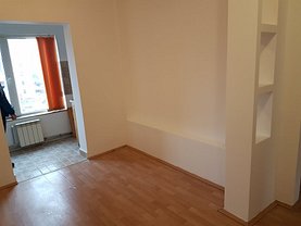 Apartament de vânzare 2 camere în Ramnicu Valcea, Central