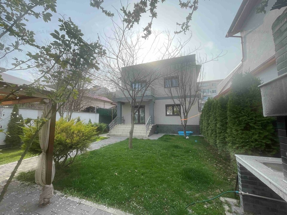 Vila „la cheie” de inchiriat in Mazepa langa Faleza Dunarii