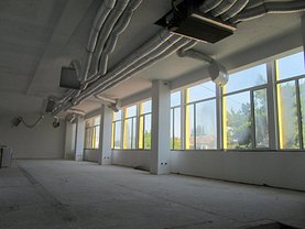 Vânzare spaţiu comercial