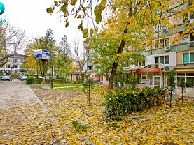 Vânzare spaţiu comercial