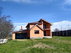 Casa de închiriat 4 camere, în Bogea