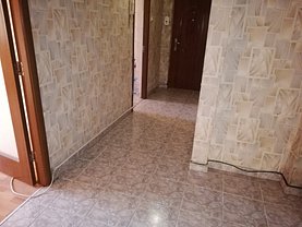 Apartament de vânzare 3 camere, în Piatra-Neamţ, zona Central