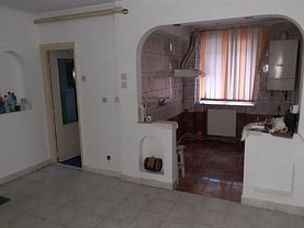 Apartament de vânzare 3 camere, în Piatra-Neamţ, zona Precista