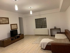 Apartament de închiriat 3 camere, în Constanţa, zona Km 4-5