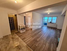 Apartament de vânzare 3 camere, în Constanţa, zona Tomis Plus