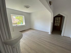 Apartament de vânzare 4 camere, în Focşani, zona Brăilei