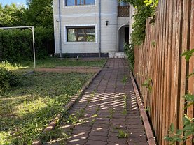 Casa de vânzare 4 camere, în Focşani, zona Central