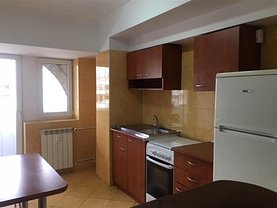 Apartament de vânzare 3 camere, în Bucuresti, zona Decebal