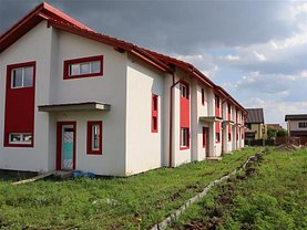 Casa de vânzare 4 camere, în Dumbrăviţa, zona Central