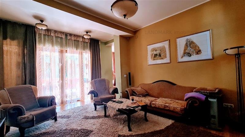 Vila P+E, 5 camere, garaj dublu, zona Blascovici