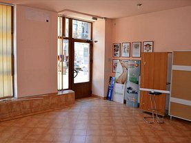 Vânzare spaţiu comercial